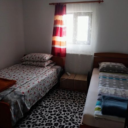 Casa Andreea Otel Novaci-Străini Dış mekan fotoğraf