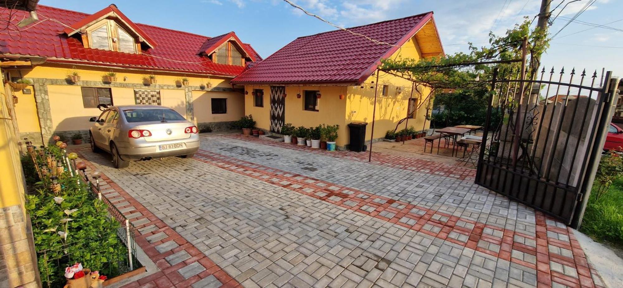 Casa Andreea Otel Novaci-Străini Dış mekan fotoğraf