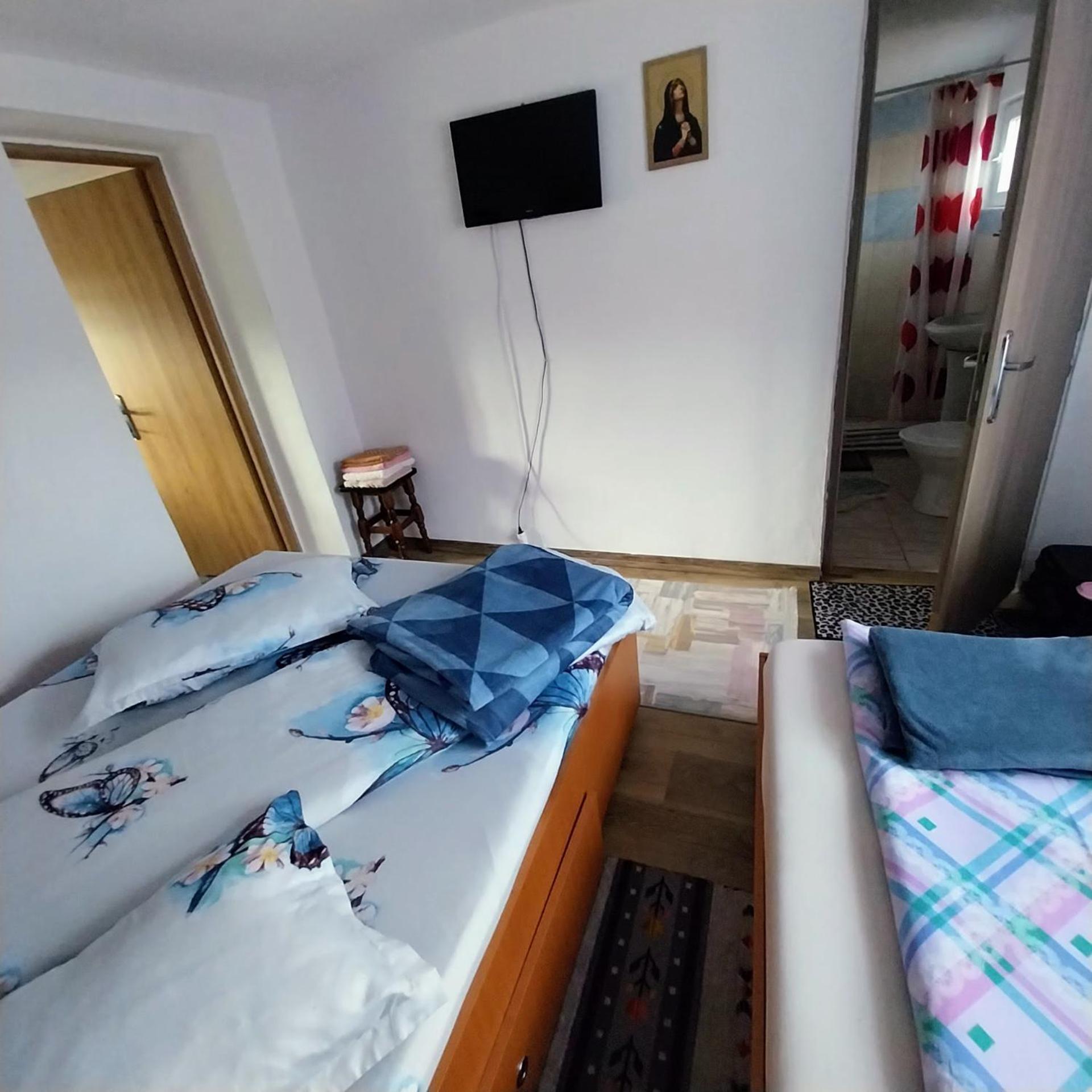 Casa Andreea Otel Novaci-Străini Dış mekan fotoğraf