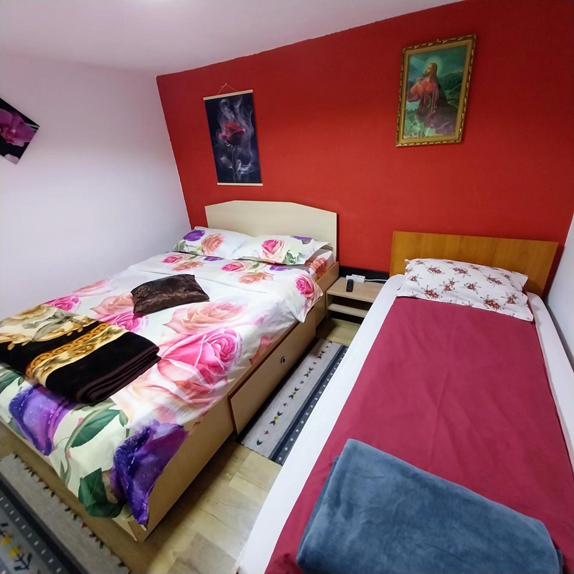 Casa Andreea Otel Novaci-Străini Dış mekan fotoğraf