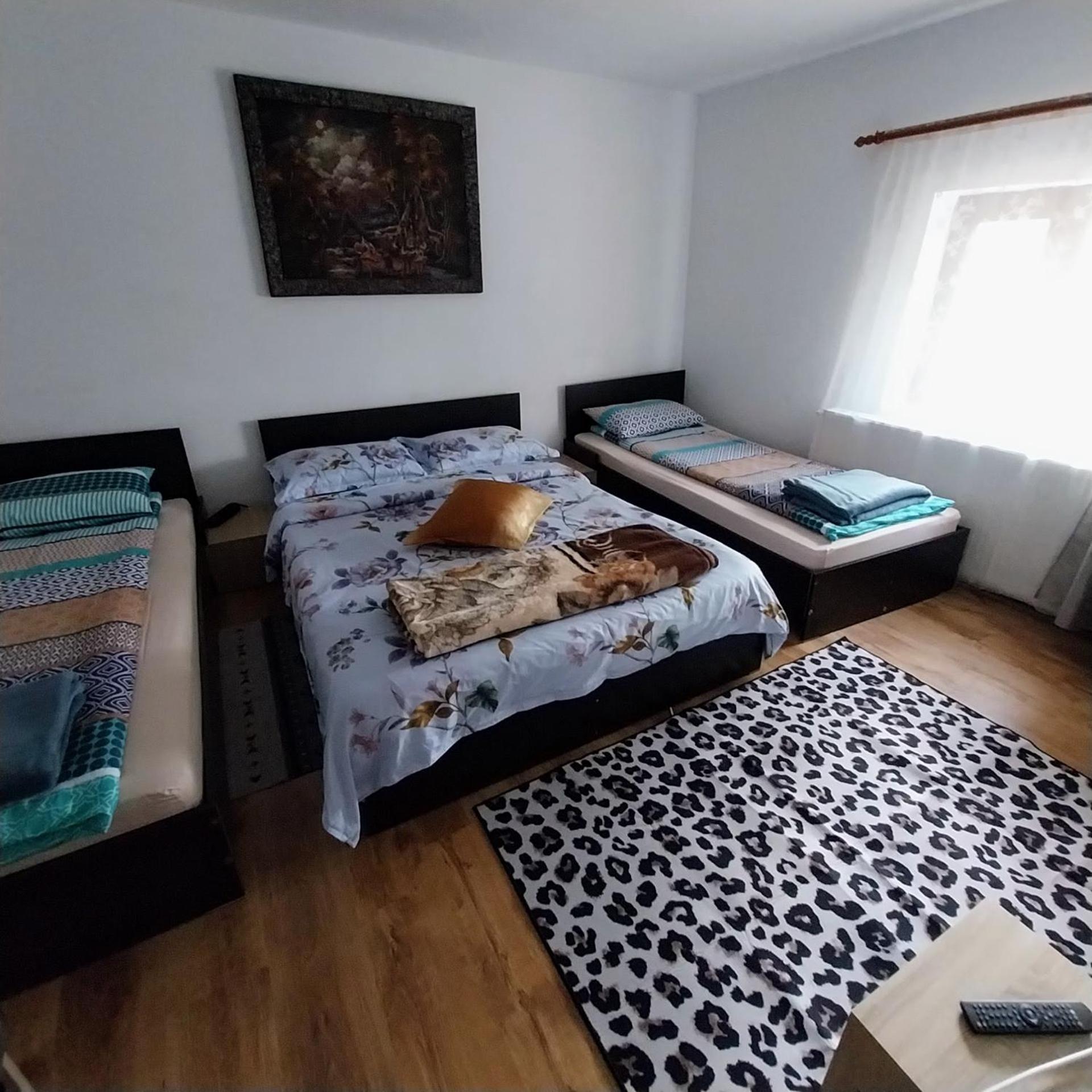 Casa Andreea Otel Novaci-Străini Dış mekan fotoğraf