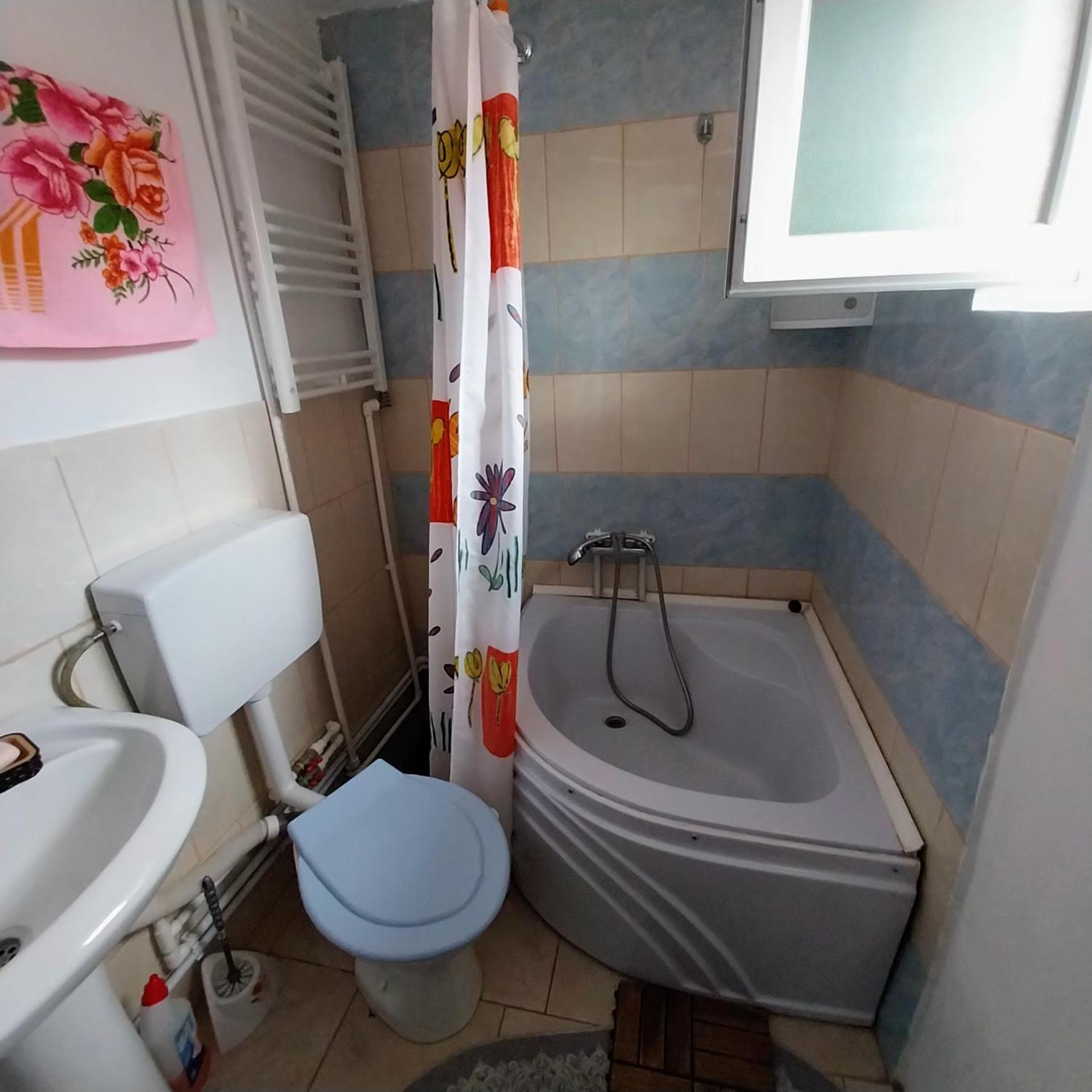 Casa Andreea Otel Novaci-Străini Dış mekan fotoğraf