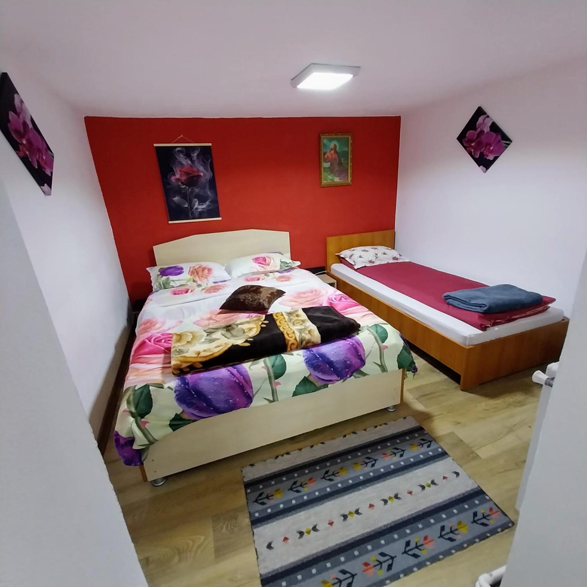 Casa Andreea Otel Novaci-Străini Dış mekan fotoğraf